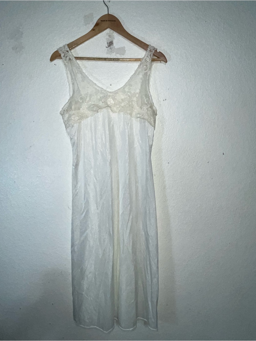 VTG Alexandra Nicole Delicate Lace-Trim Cream Sleeveless Chemise